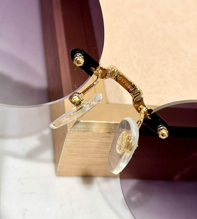 Picture of Chrome Hearts Sunglasses _SKUfw70120187fw